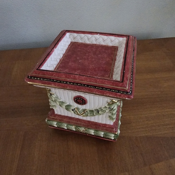 Fitz and Floyd Classics Vintage Equestrian Pillar Candle Holder Pedestal – Acorn - Picture 5 of 11